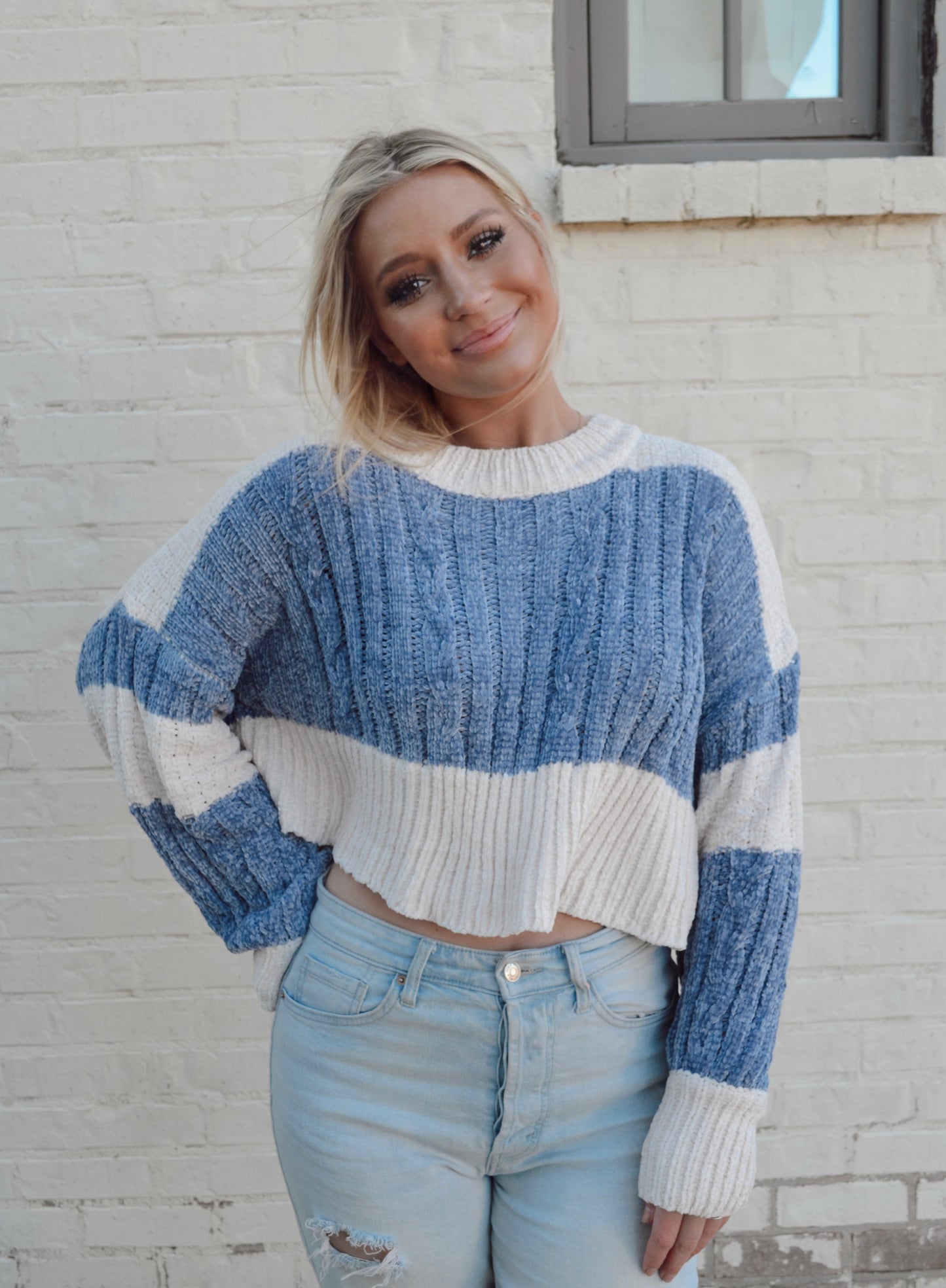 Cropped Knit Sweater - Blue/Cream